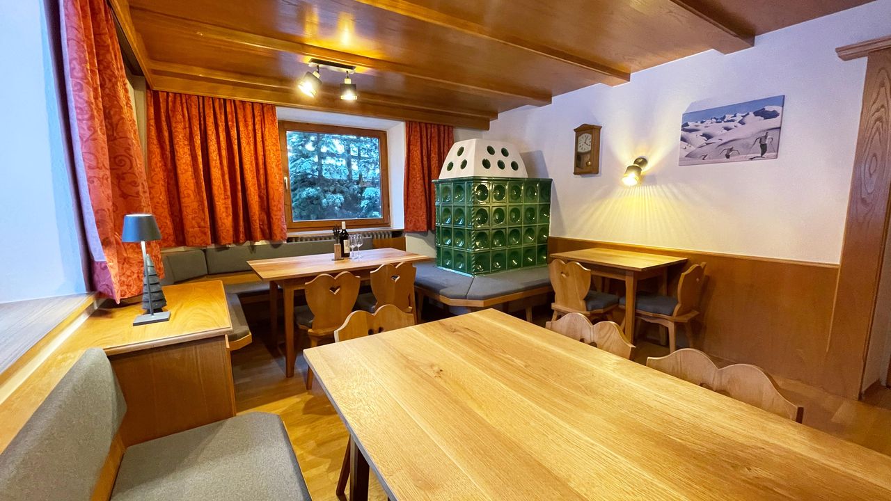 dining place / lounge dining place / lounge
